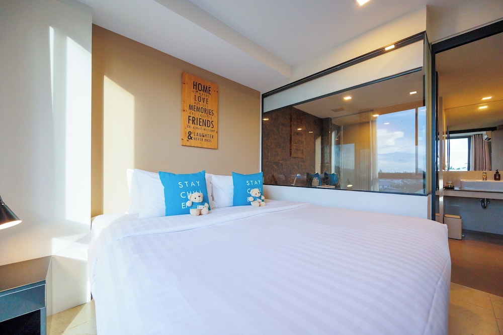 One Bedroom Suite with Bath Tub Double Bed، Cross Vibe Chiang Mai Decem 6/10