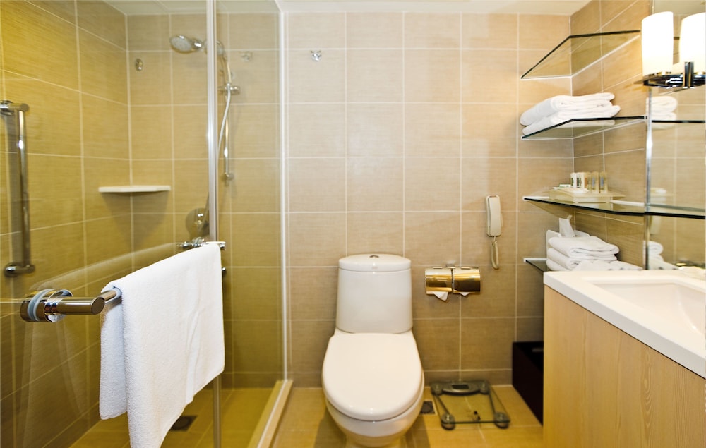 Holiday Inn Golden Mile Hong Kong 32/79