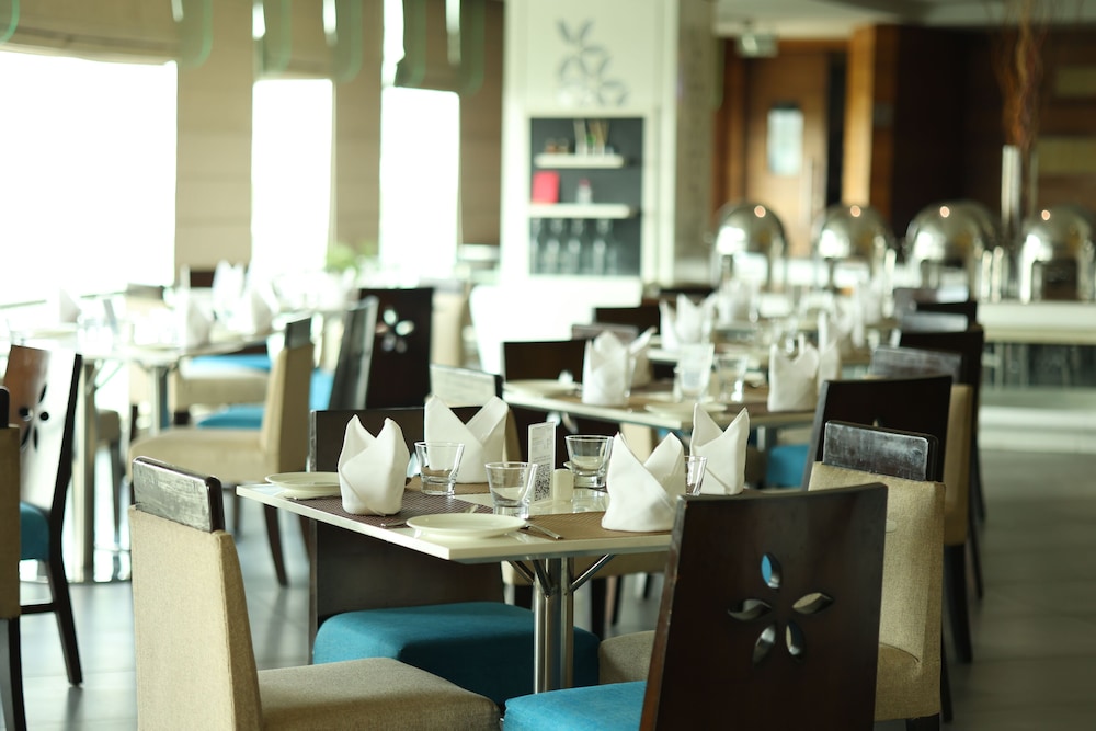 RADISSON UDAIPUR 55/69