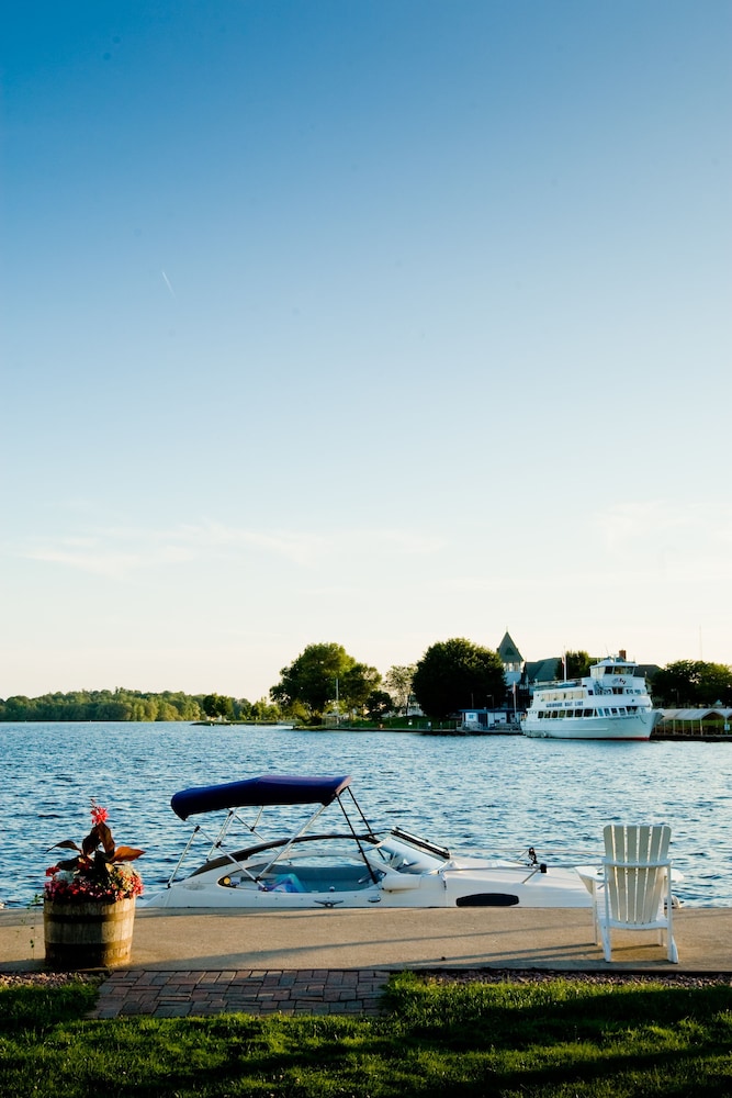 Gananoque Inn Spa 52/66