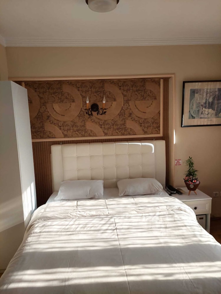 Golden Elit Otel 3/7