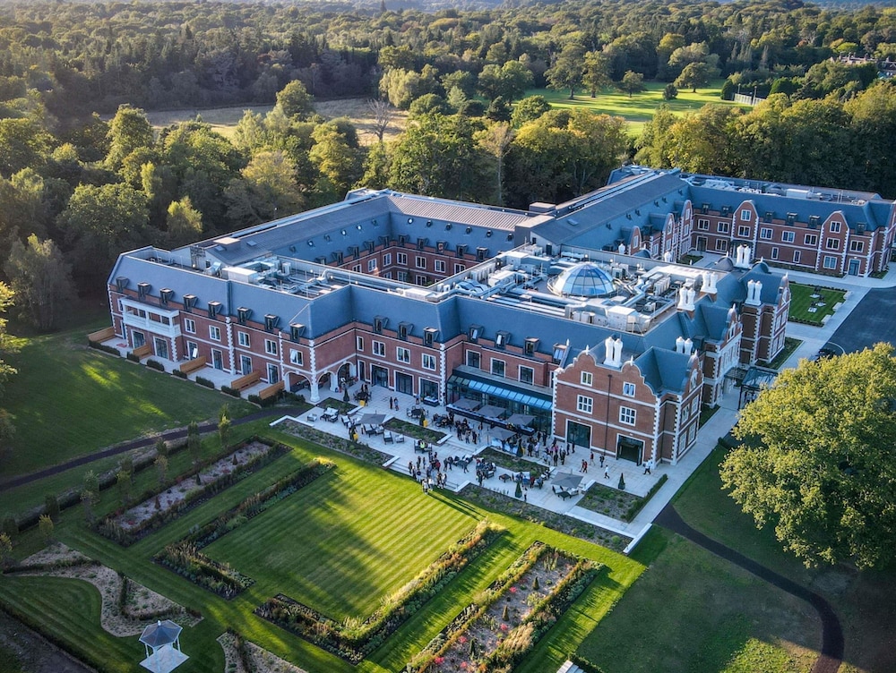 Fairmont Windsor Park 7/82