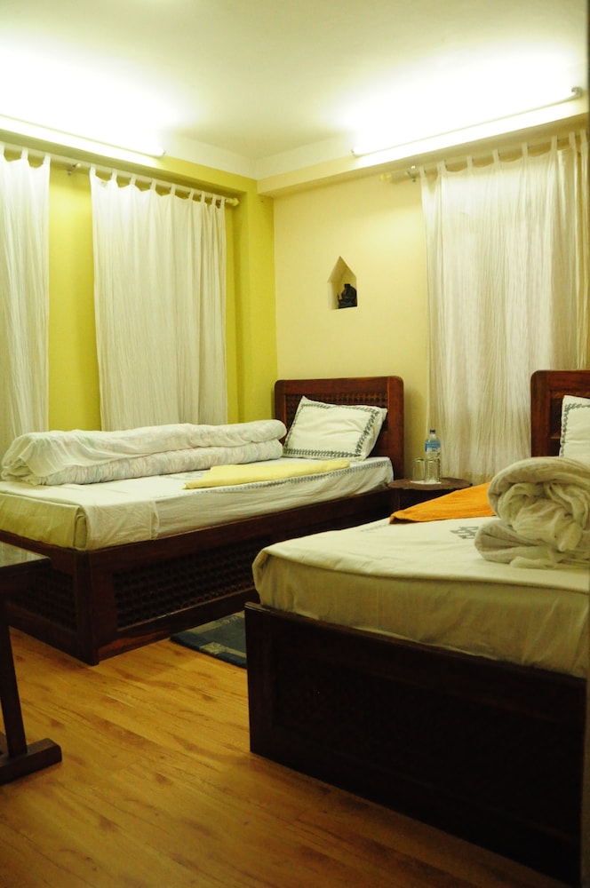 Sunny Guest House And Cafe 1/28