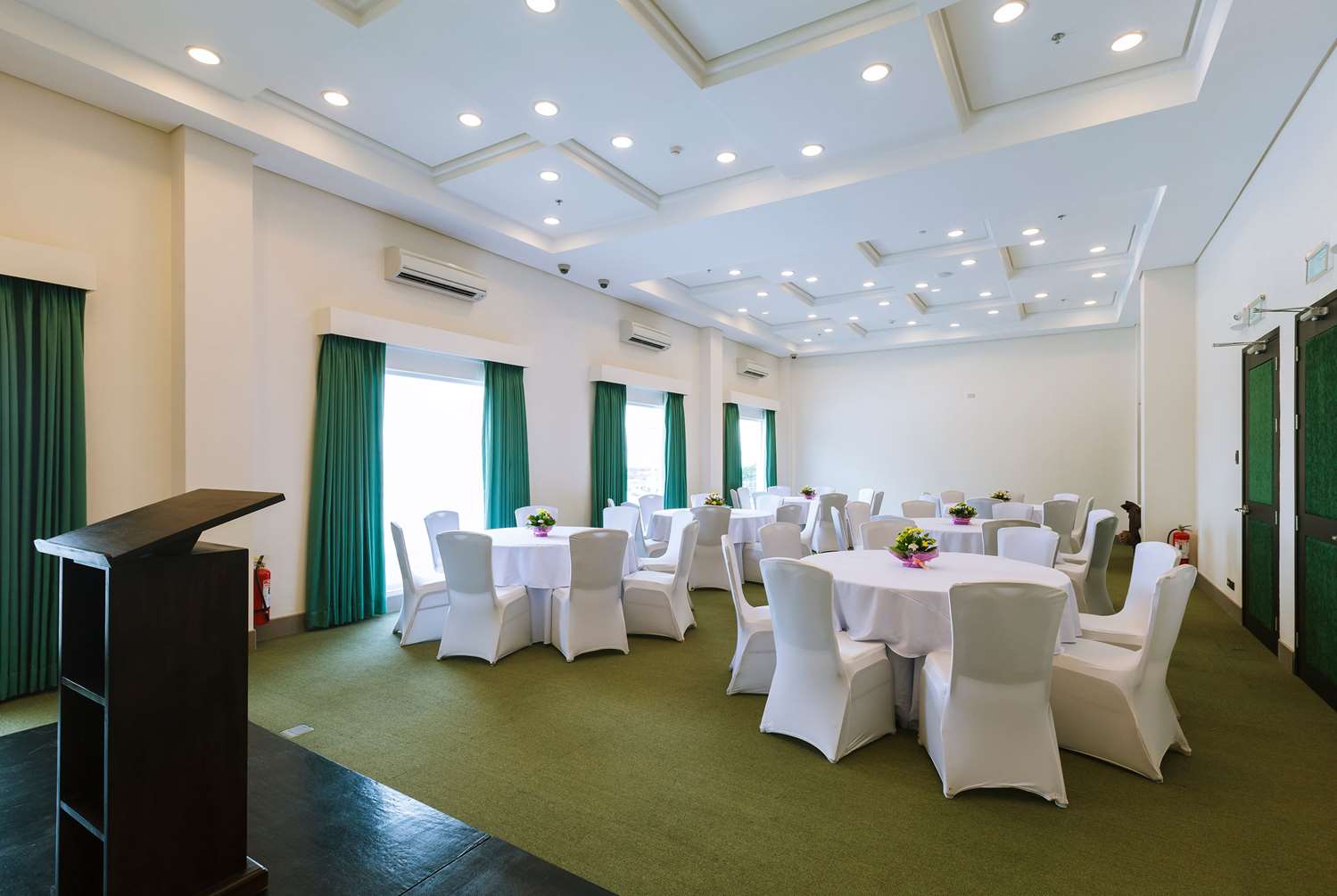 Microtel by Wyndham South Forbes near Nuvali 4/4