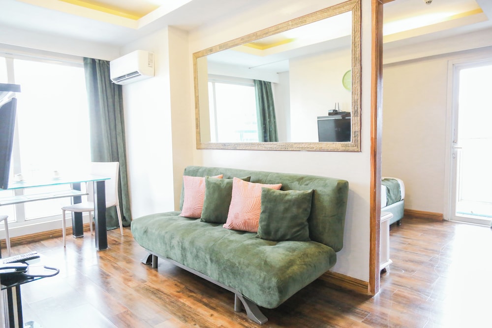 Pacific Bay Grand Suites 35/50