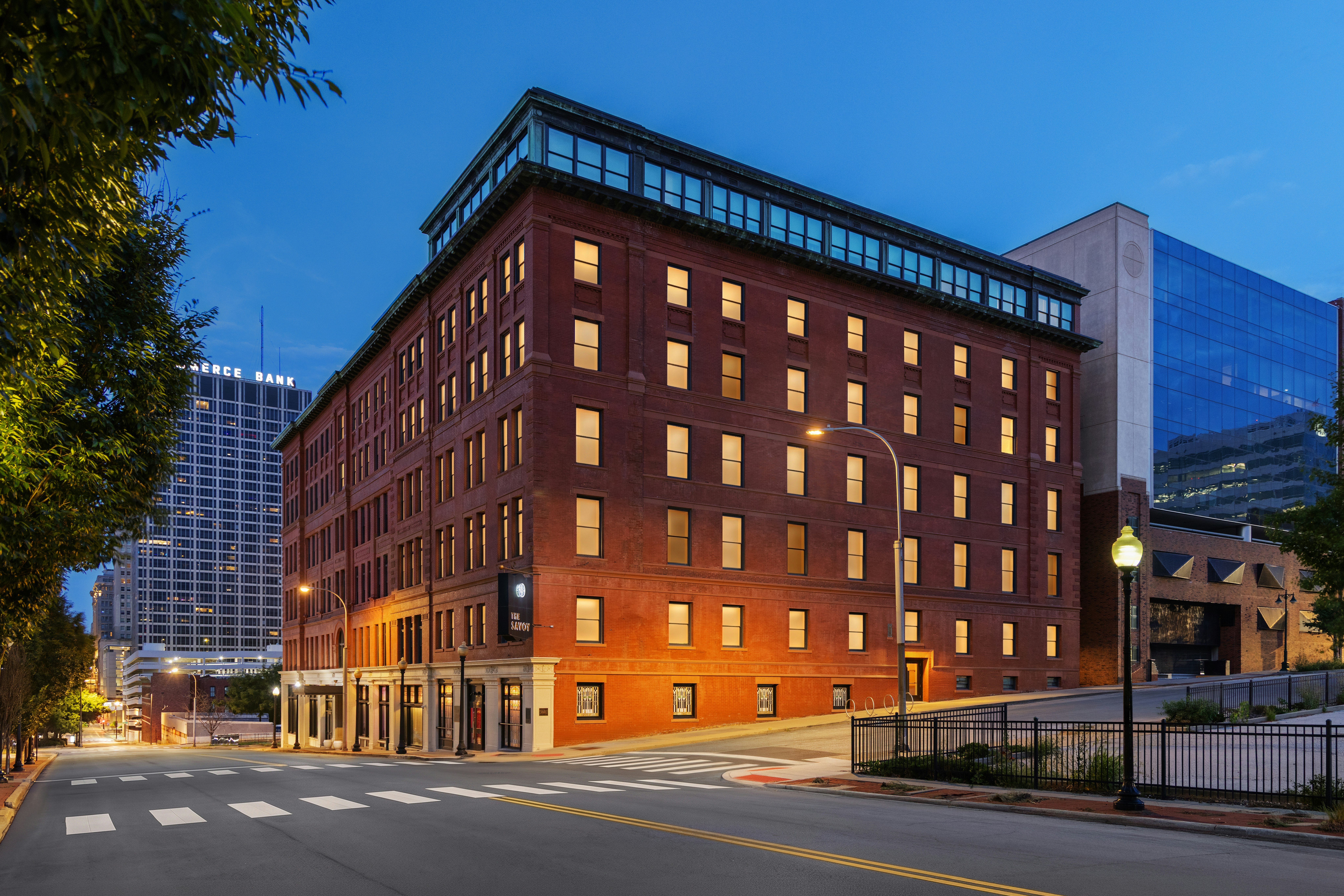 Hotel Savoy Kansas City, Tapestry Collection by Hilton 8/60
