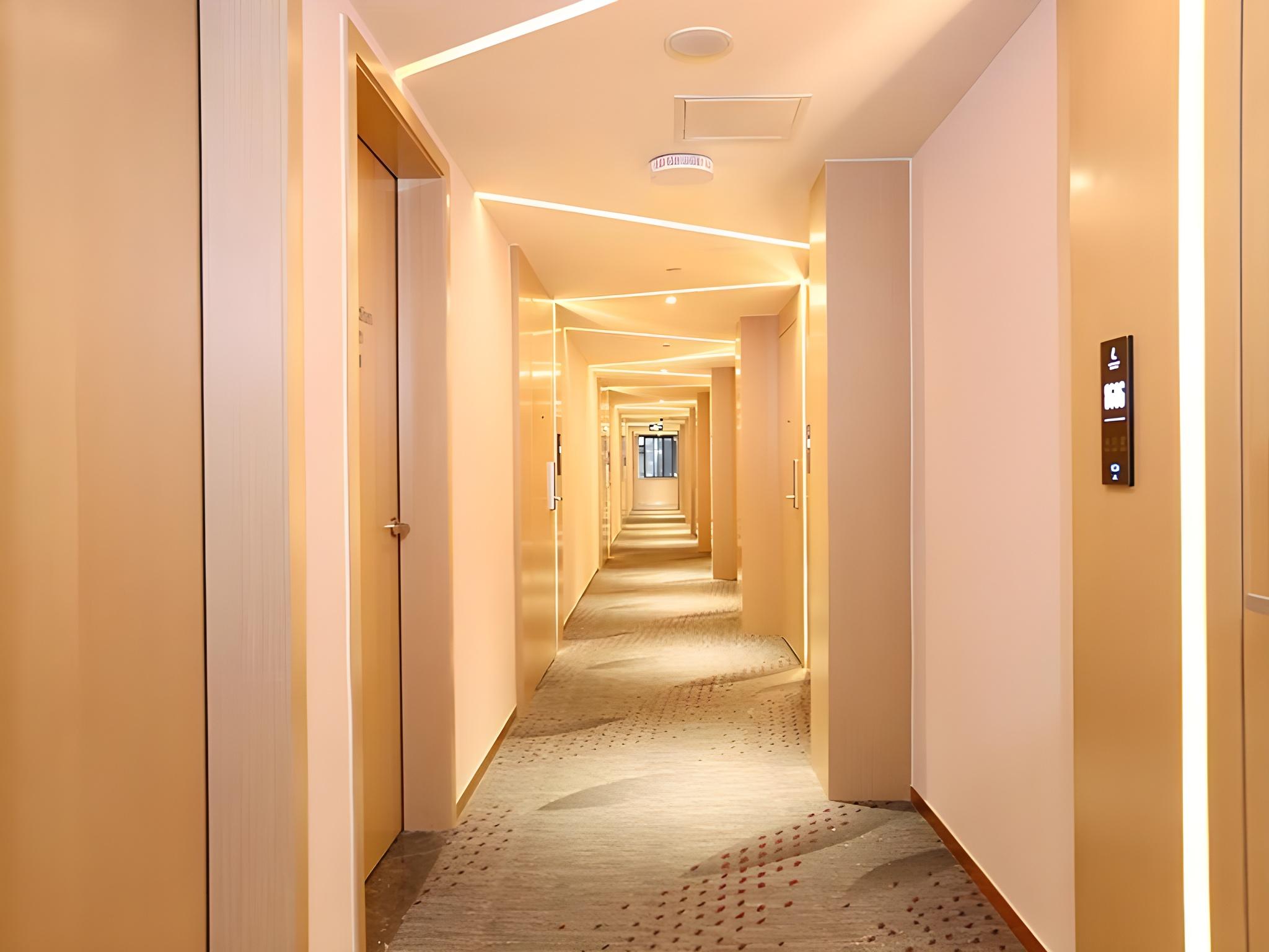 Lavande Hotel (Guangzhou Zoo, Huanghuagang Metro Station) 42/58