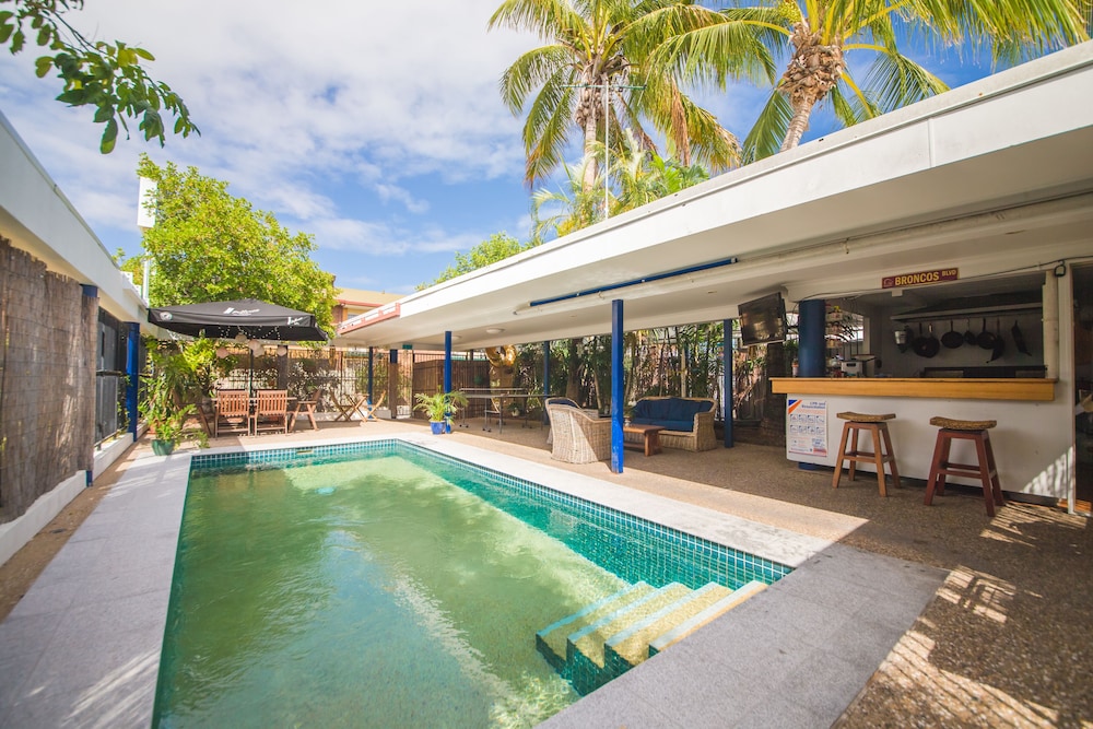 The Cosmopolitan Motel Serviced Apartments 38/48