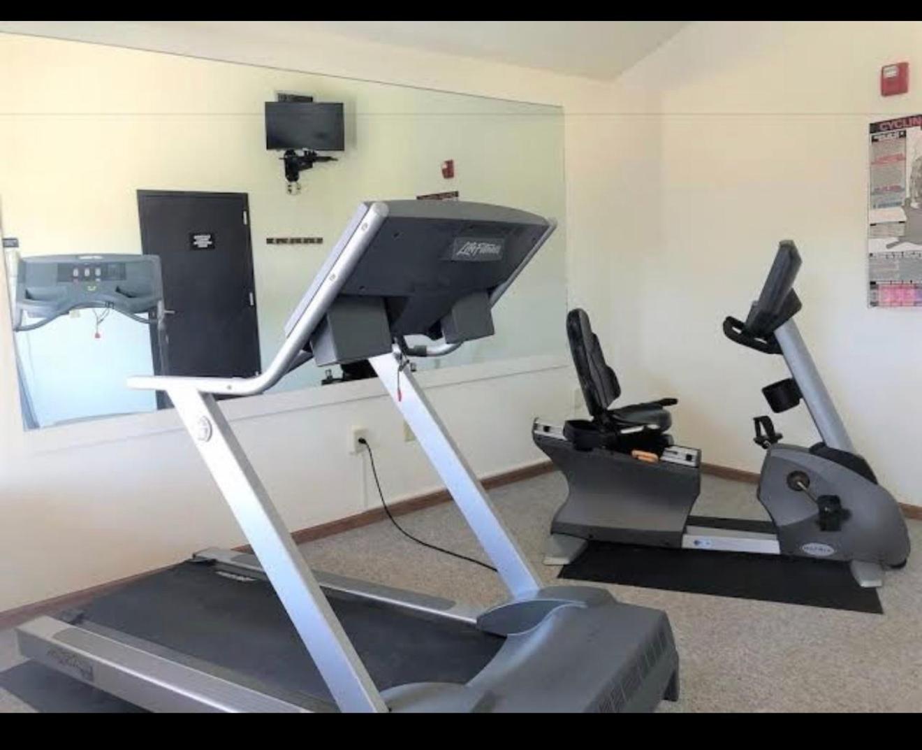 Dodgeville Inn & Suites 30/44