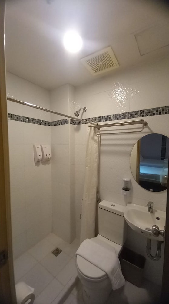 1010 Hotel 21/21