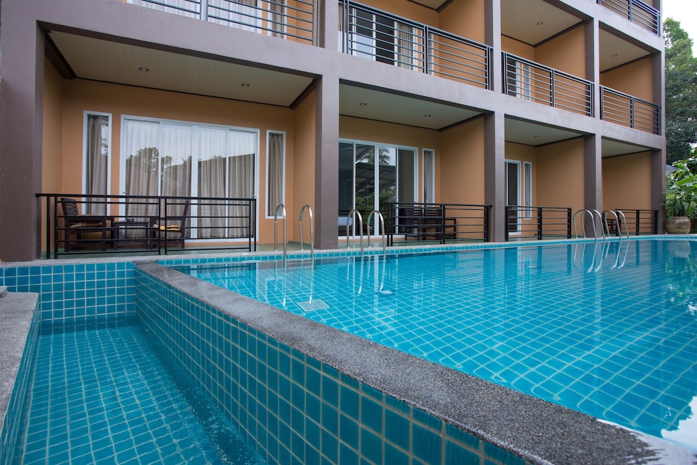 Khaolak Suthawan Resort 4/47