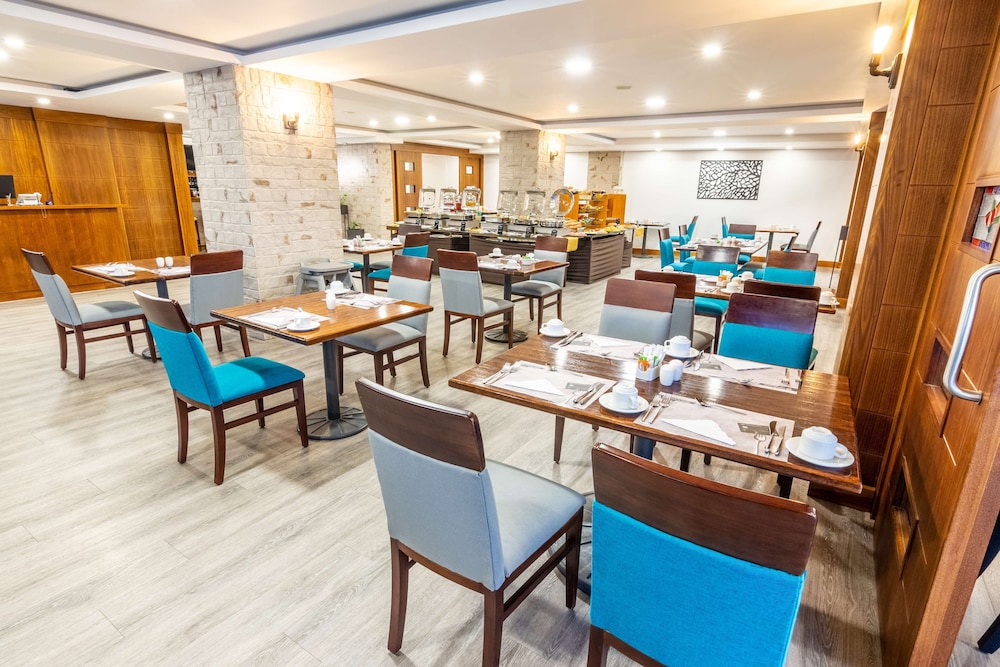 Sonesta Hotel Loja 67/70