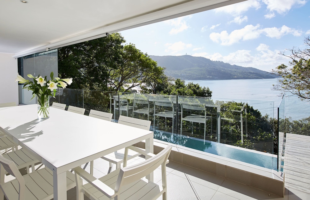 Number Eleven Self Catering Villa 12/24
