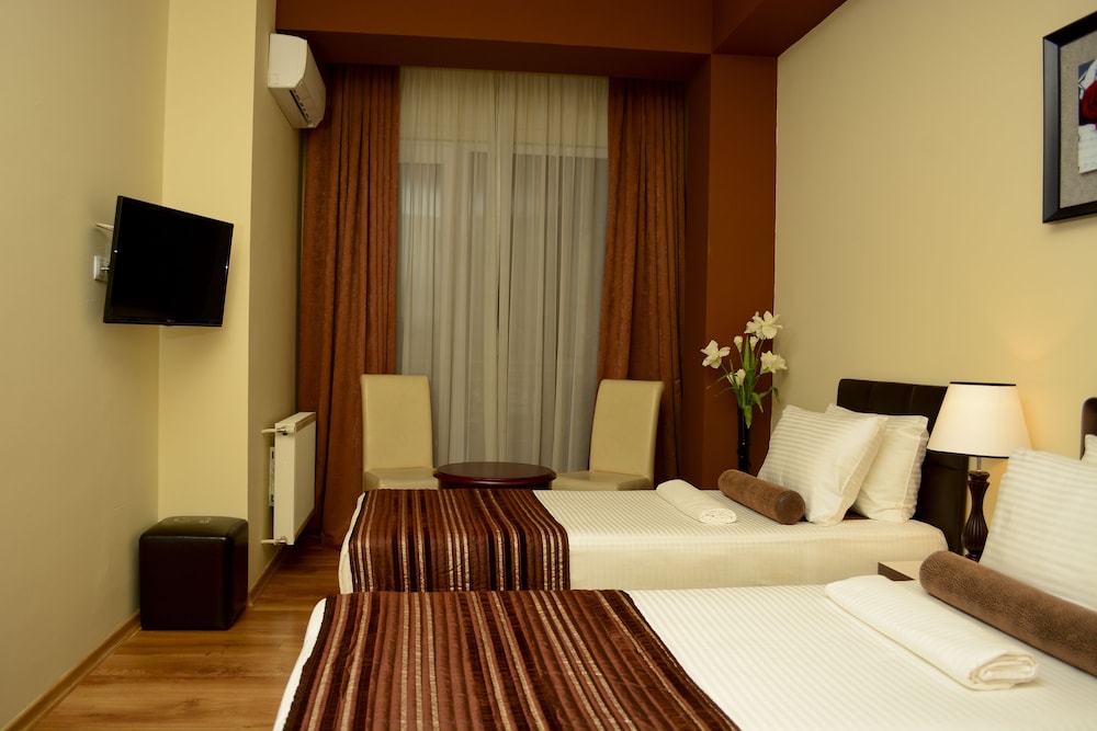 Hotel Diamond Dat Exx Company 14/55