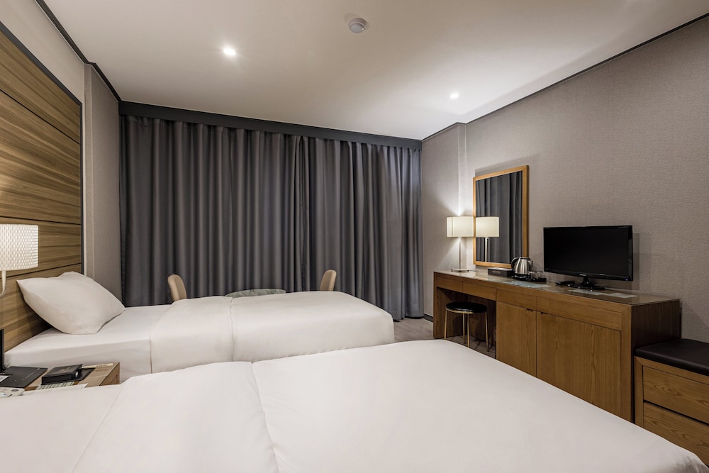 (AIR) Superior Twin, Insadong Crown Hotel 7/10