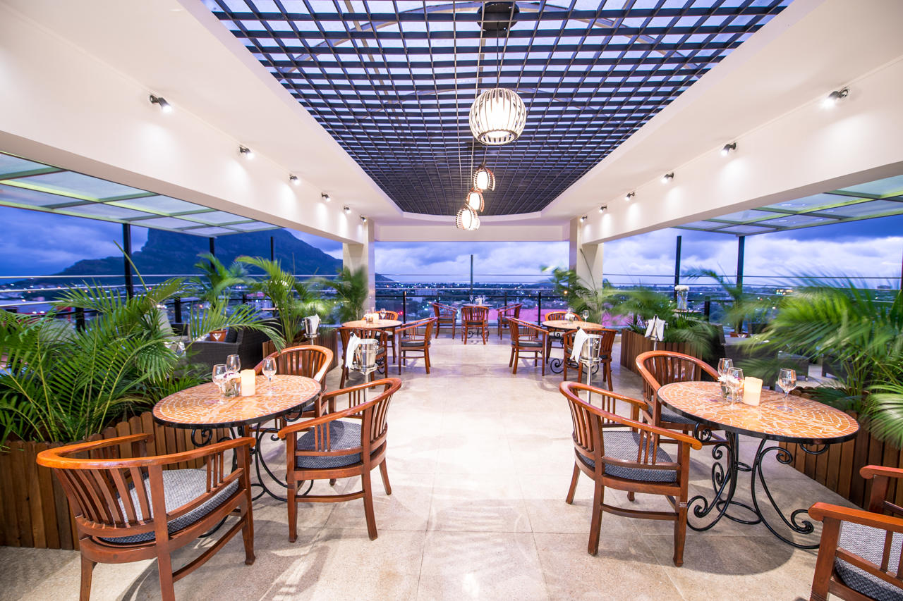 Palms Hotel 37/41