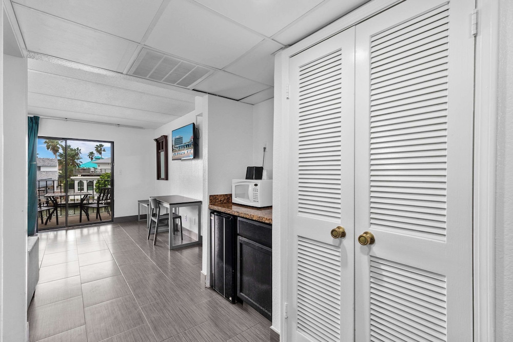 WindWater Hotel & Marina 49/66