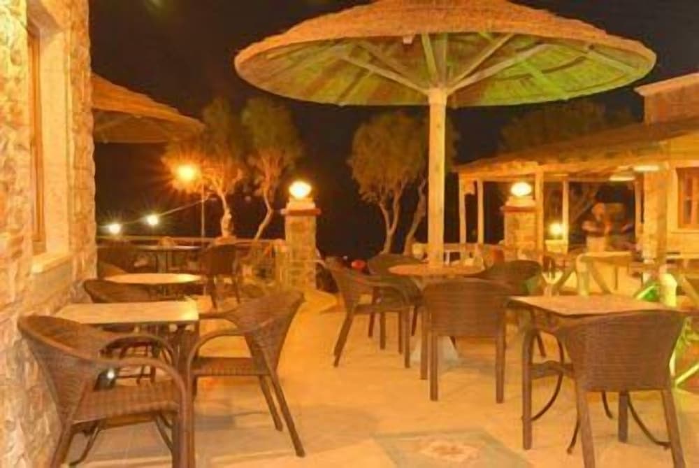 PANTELI BEACH STUDIOS APARTMENTS 40/50