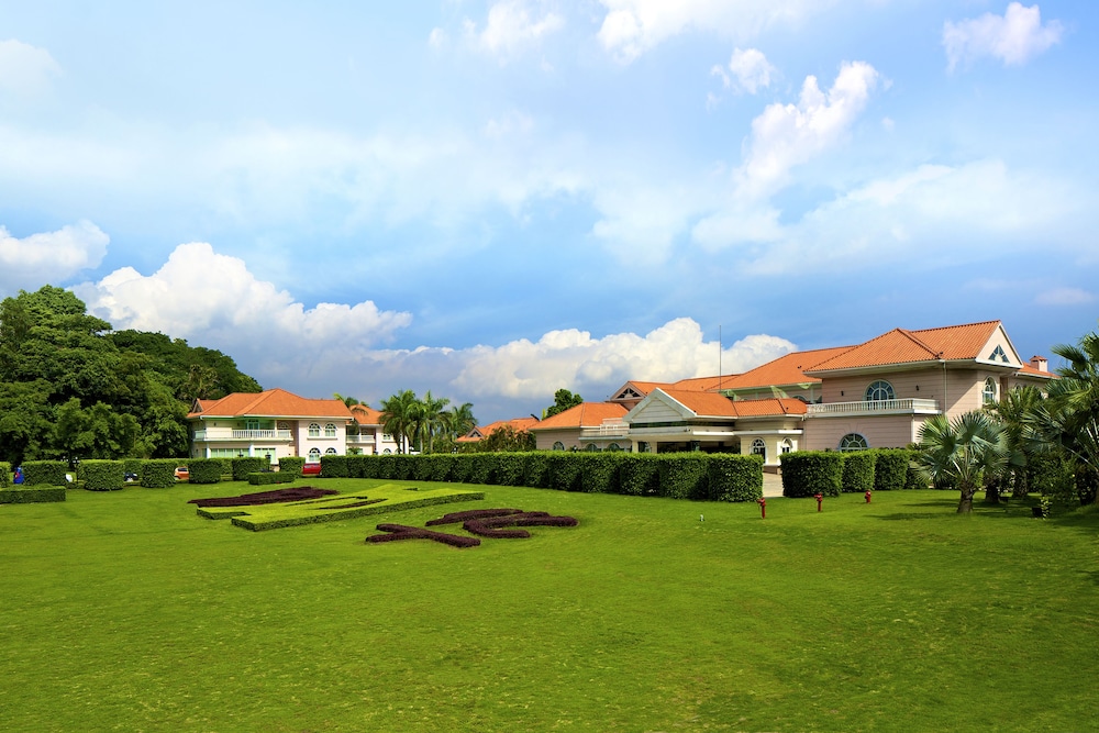C D Hotel Xiamen 48/50