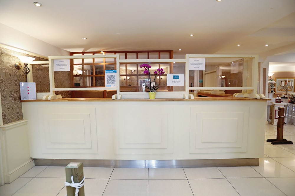 The Beaches Hotel 10/100
