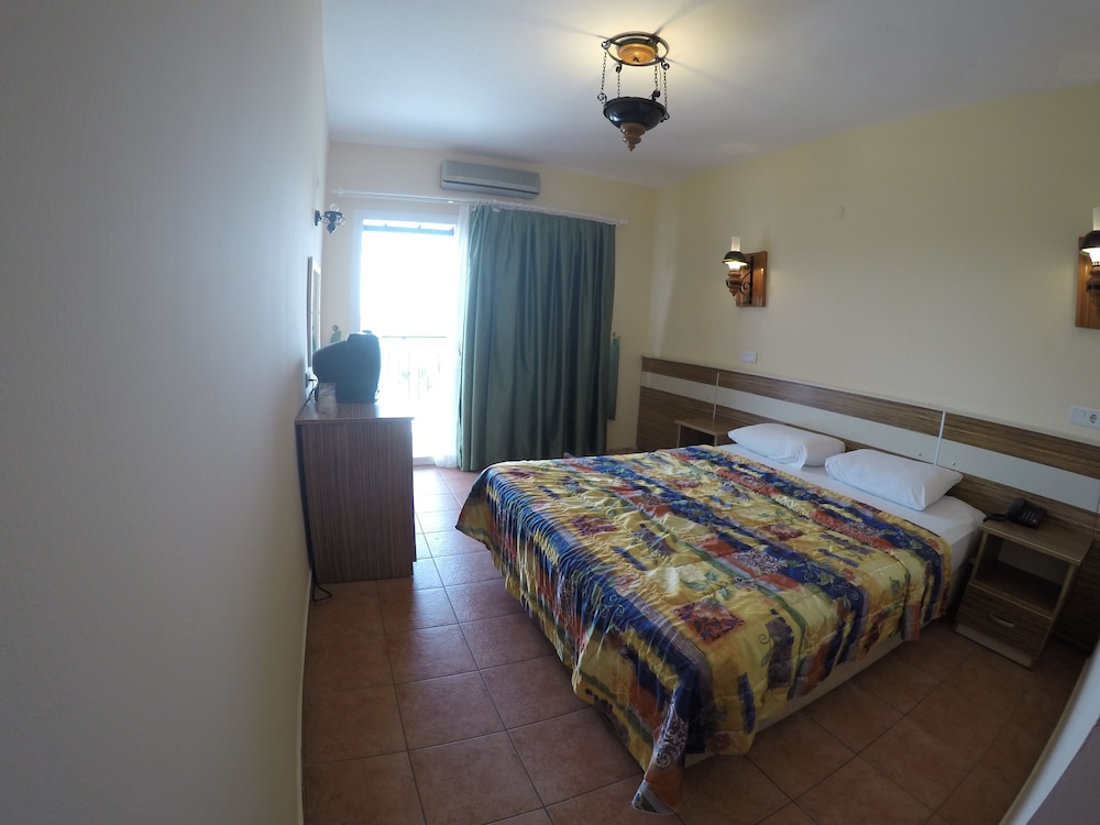 Sami Beach Hotel 12/50