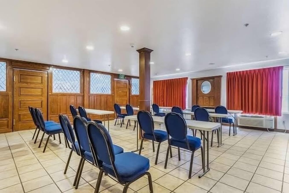 Motel6 Hesperia, CA - West Main Street - I-15 40/60