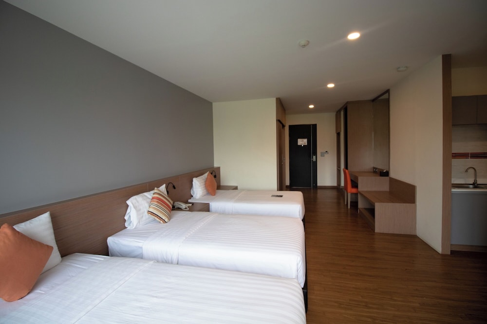 FAMILY, STUDIO, SUITE