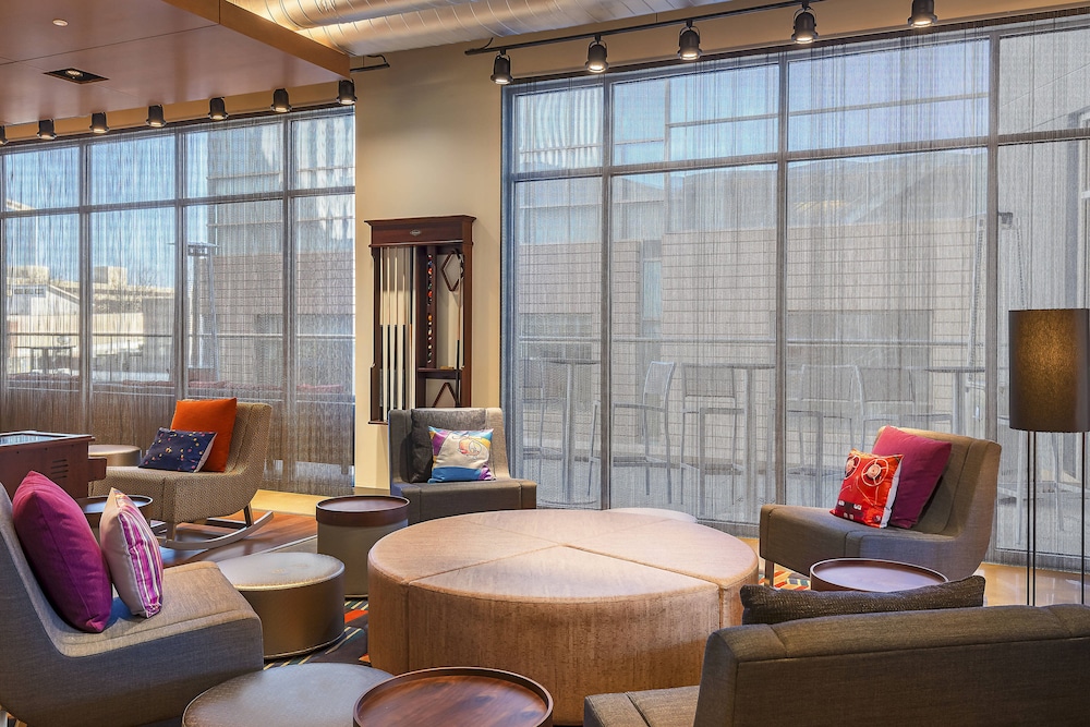 Aloft Greenville Downtown 25/50