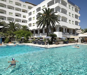 Grand Hotel Don Juan 2/41