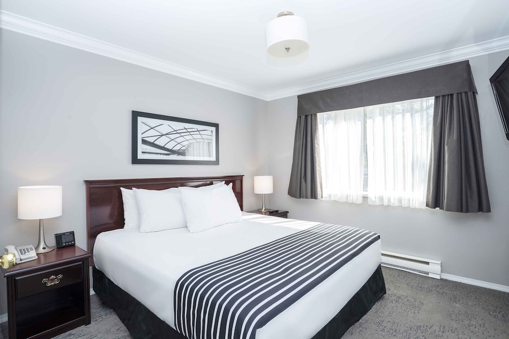 Sandman Hotel & Suites Prince George 11/47