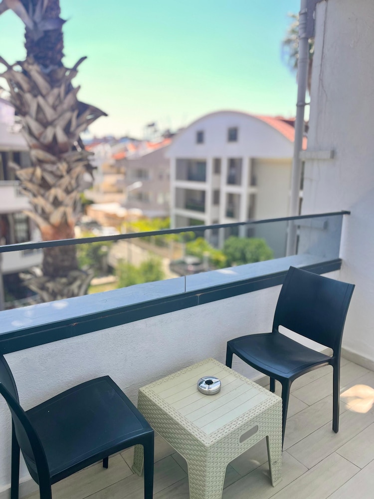 Two Seas Hotel 36/50