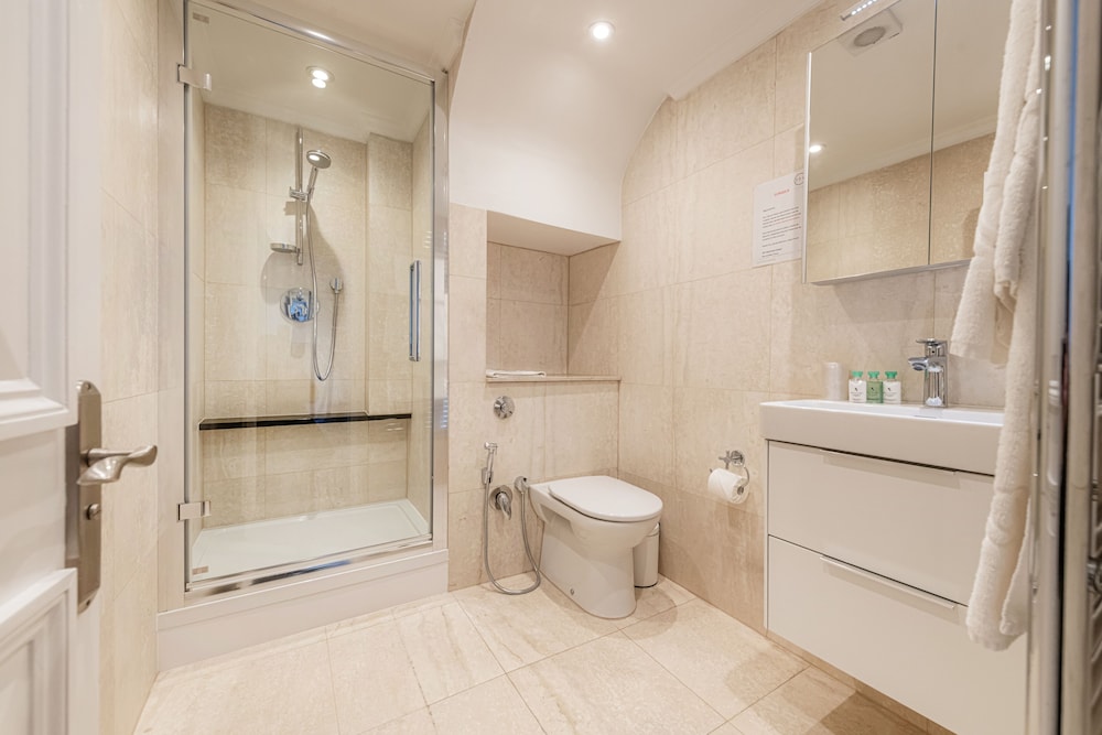 20 Hertford Street 46/50