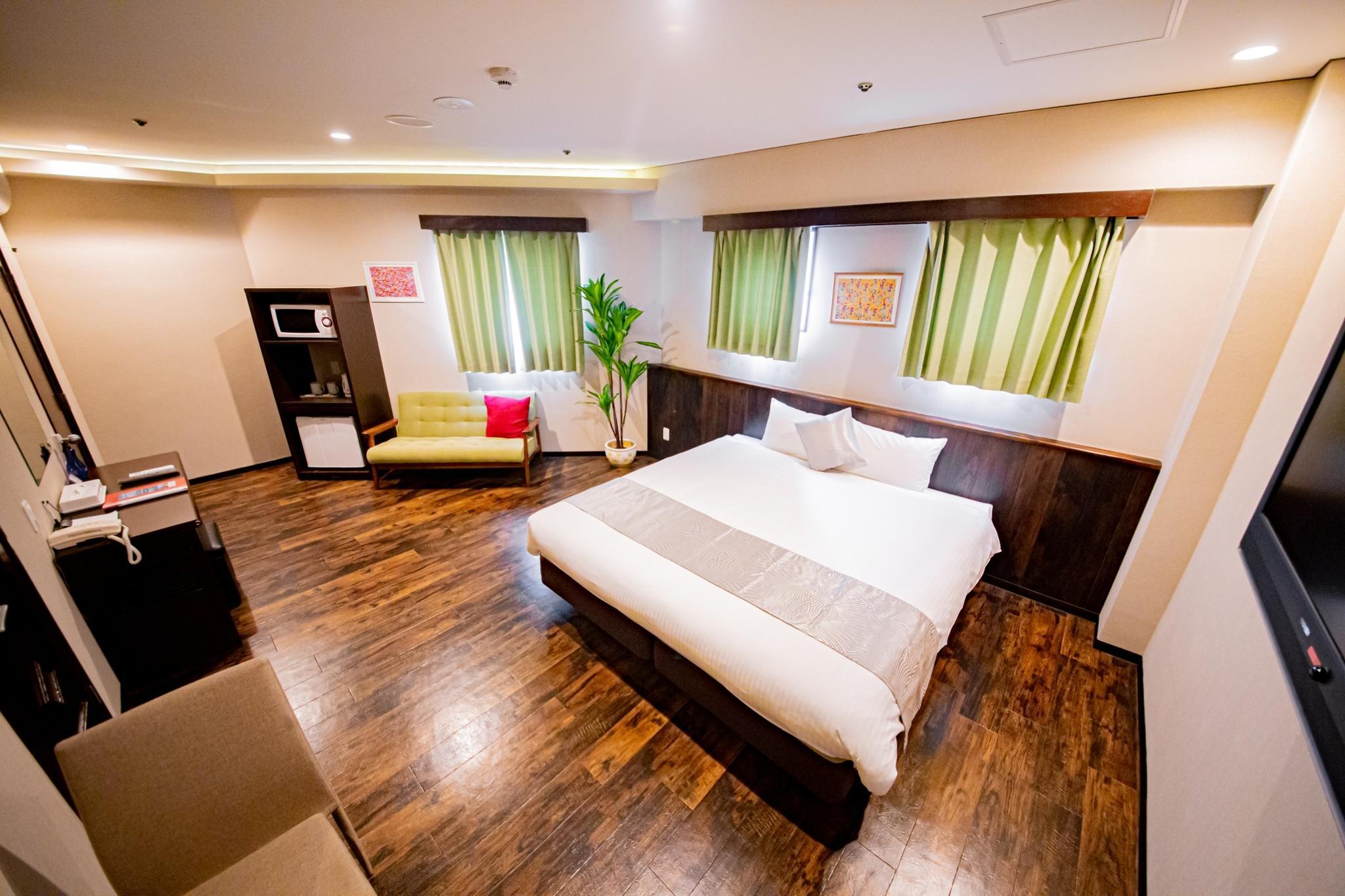 Room, Single, Electronic Cigarette Only, Smoking