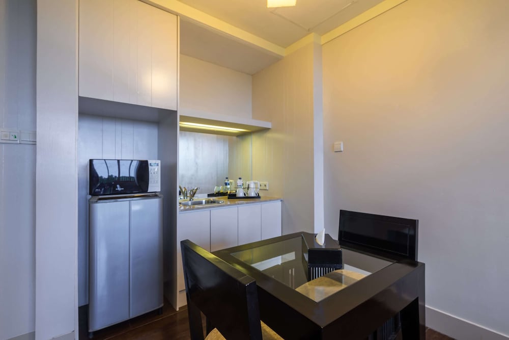 Aston Bogor Hotel & Resort 12/90