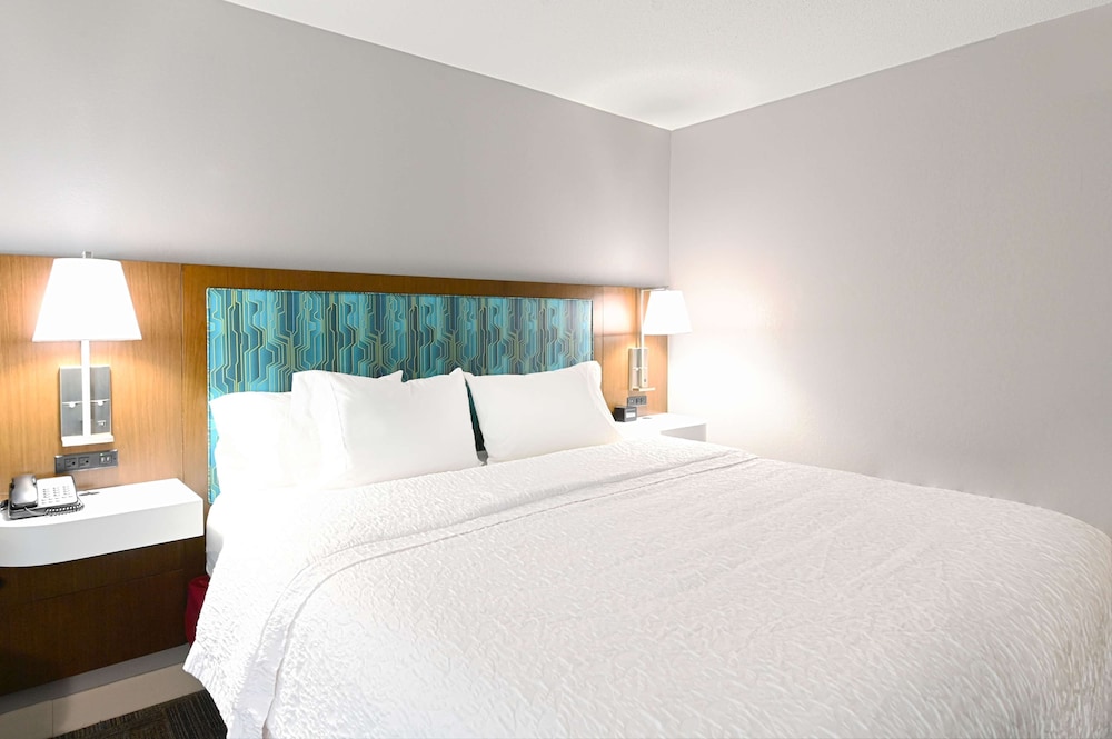 Hampton Inn Richmond West 28/46