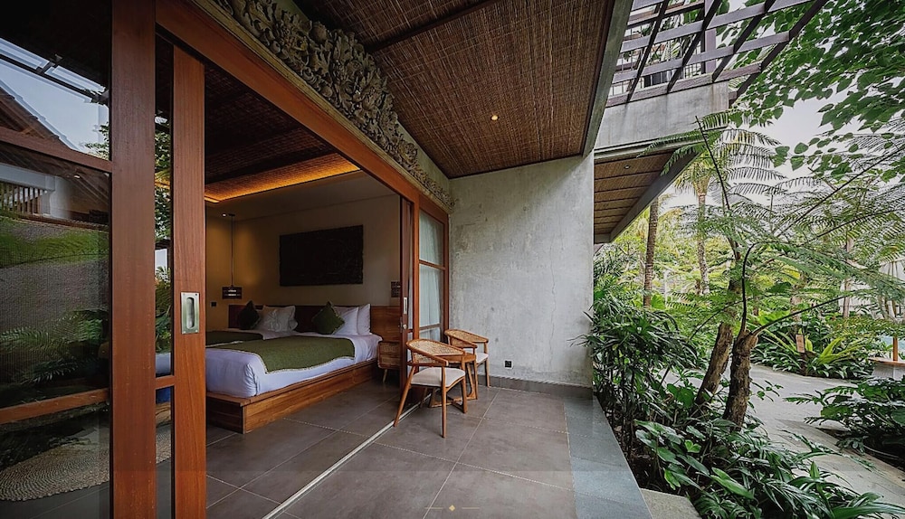 ULU Valley Retreat 5/50