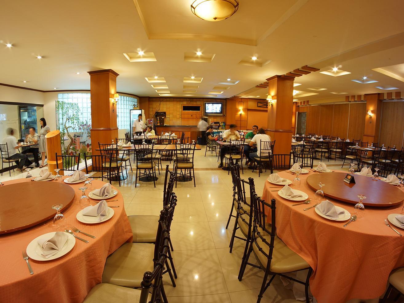 Grand Astoria Hotel 26/35
