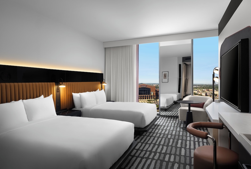 Signature, Club, 2 Queen Beds, Accessible