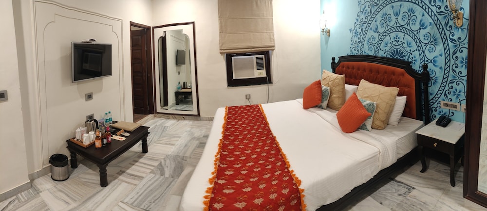 Laxmi Palace Heritage Boutique Hotel 40/65