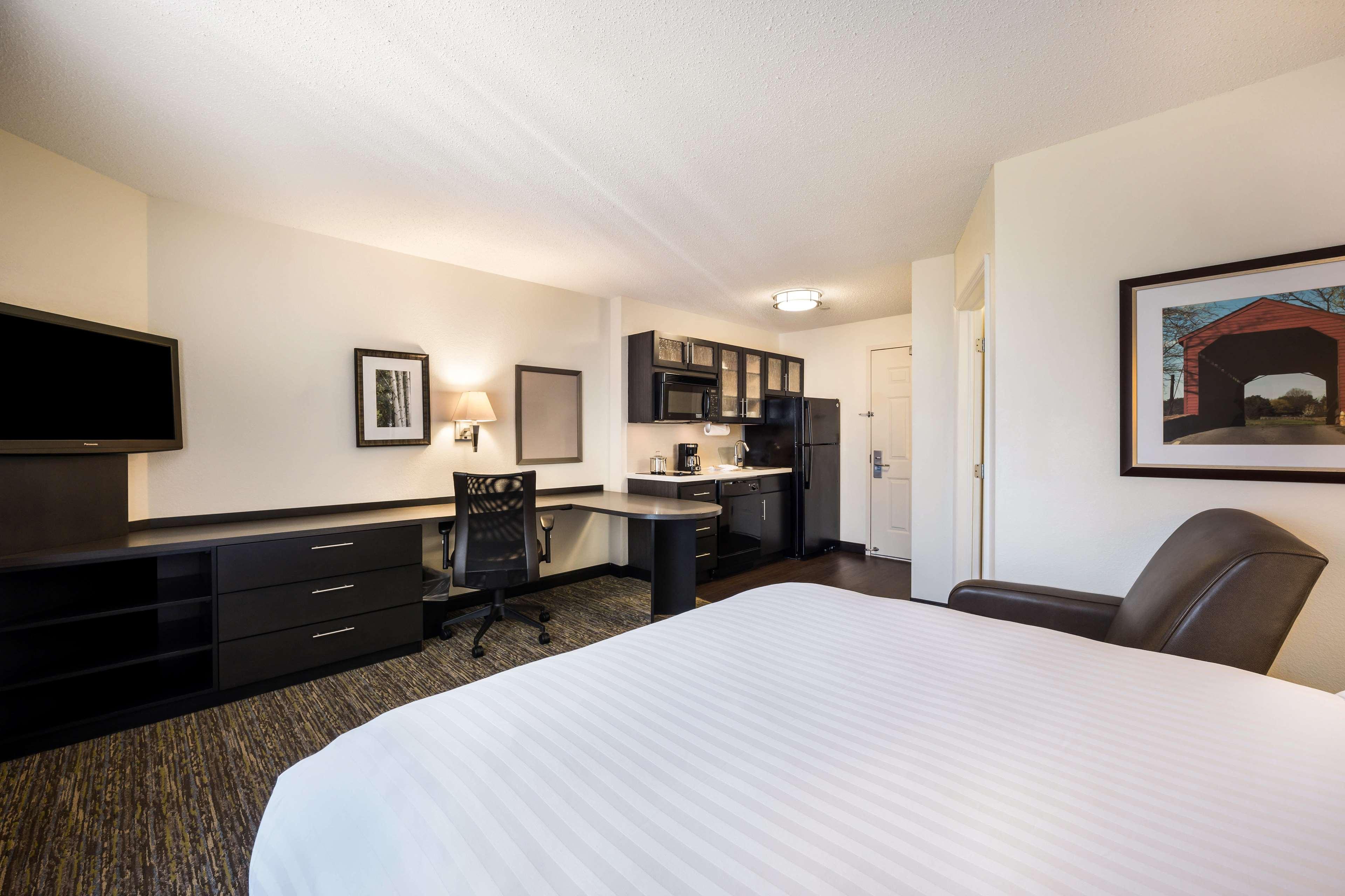 STUDIO, SUITE, QUEEN BED, BATHTUB, ACCESSIBLE