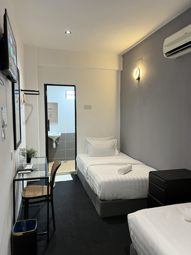 Quee Hotel 8/11