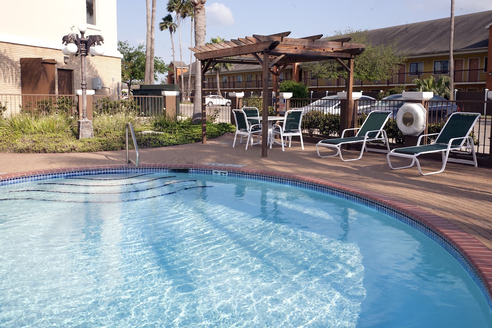 Holiday Inn Express Hotel Suites Brownsville 2/62