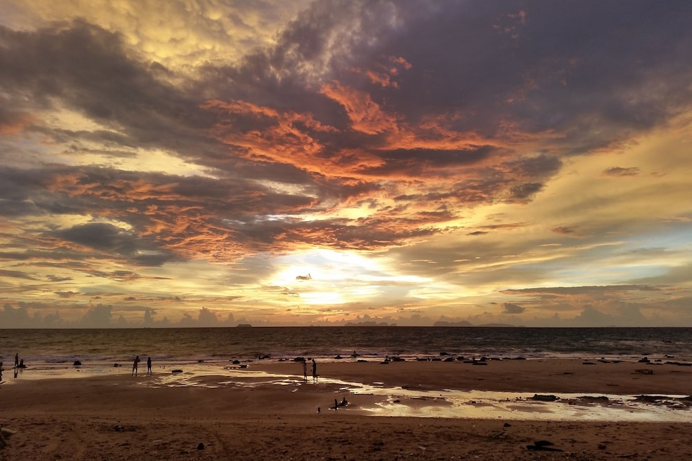Lanta Castaway Beach Resort 41/50