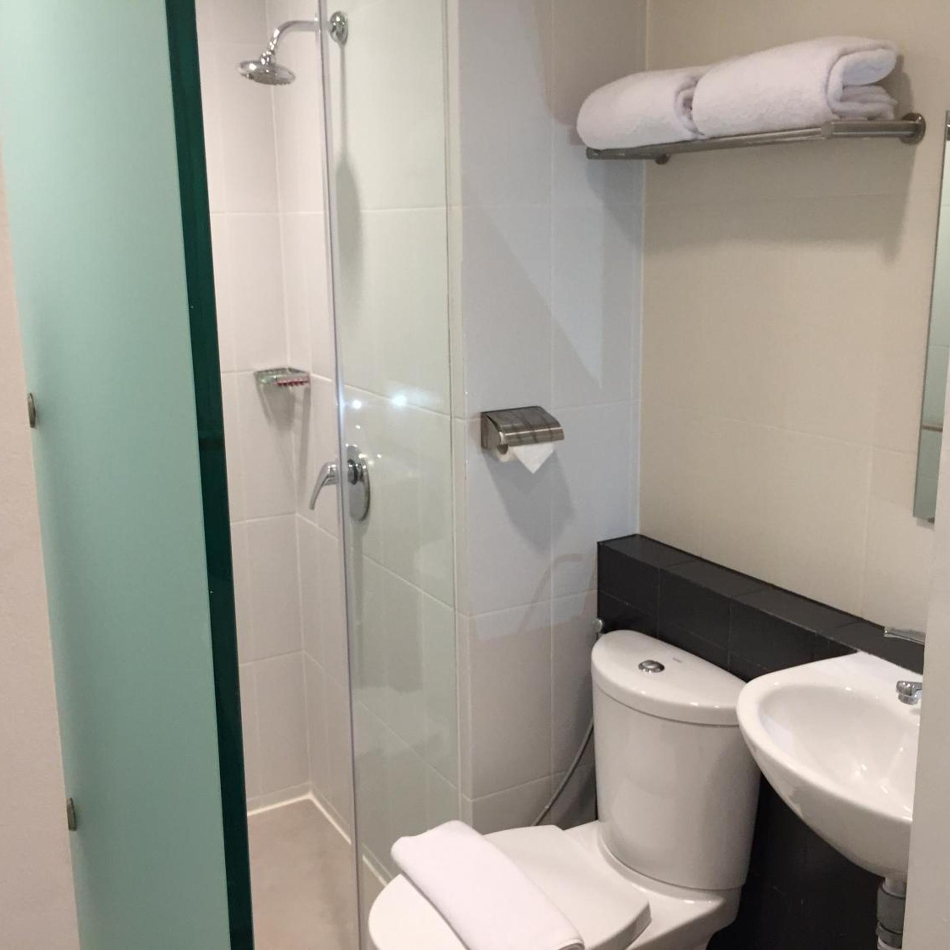 Whiz Prime Hotel Sudirman Makassar 34/35