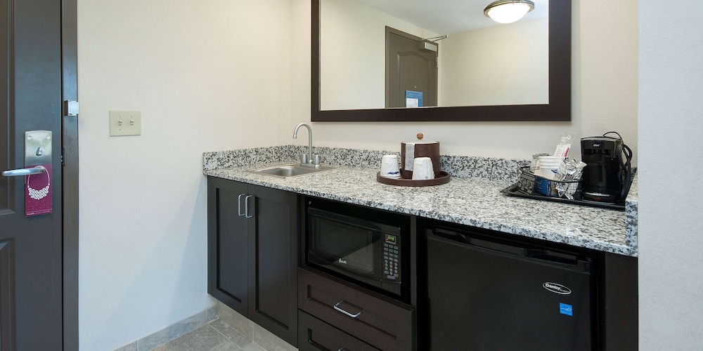 Hampton Inn Suites Seneca Clemson Area Sc 56/74