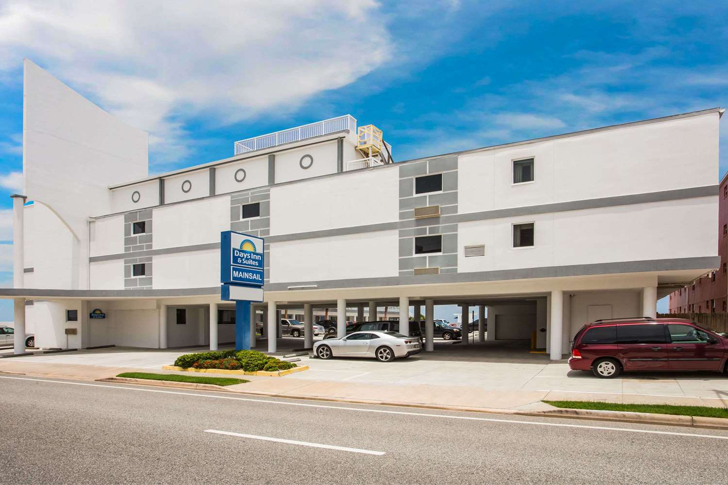 Arya Blu Inn and Suites (Ex Days Inn Ormond Beach Mainsail Oceanfront) 40/43