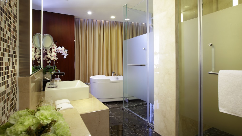 Crowne Plaza Yantai Seaview 29/82