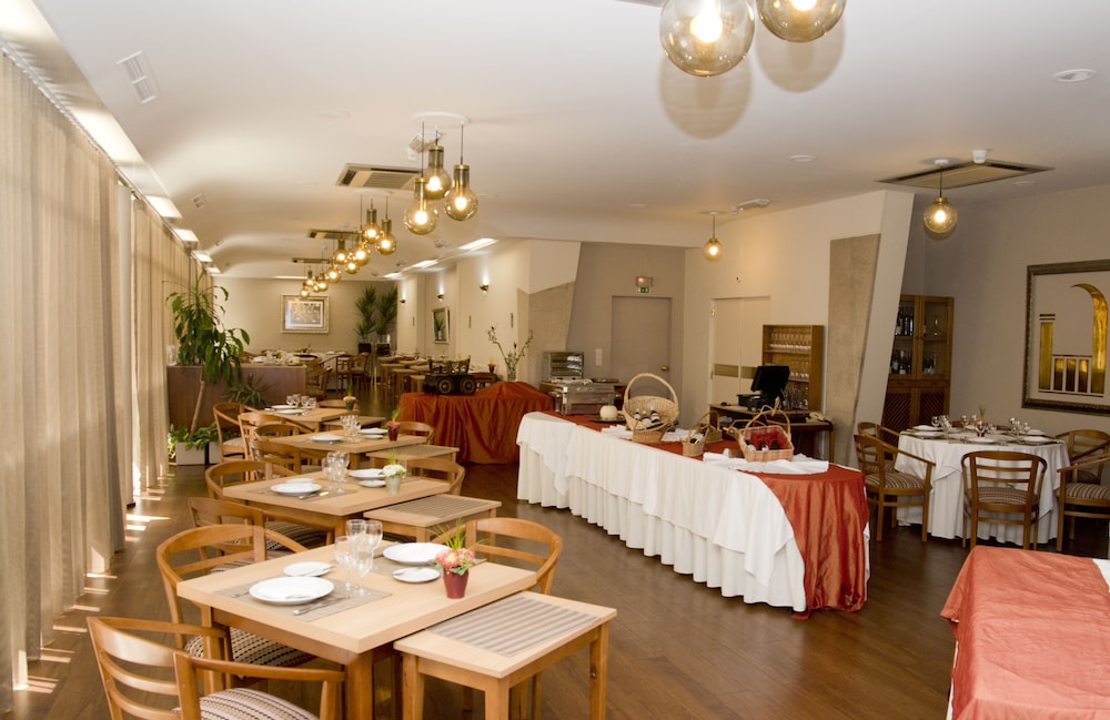 restaurant-cafeteria