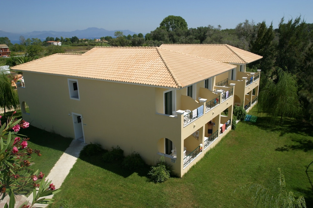 Morfeas Hotel 34/43