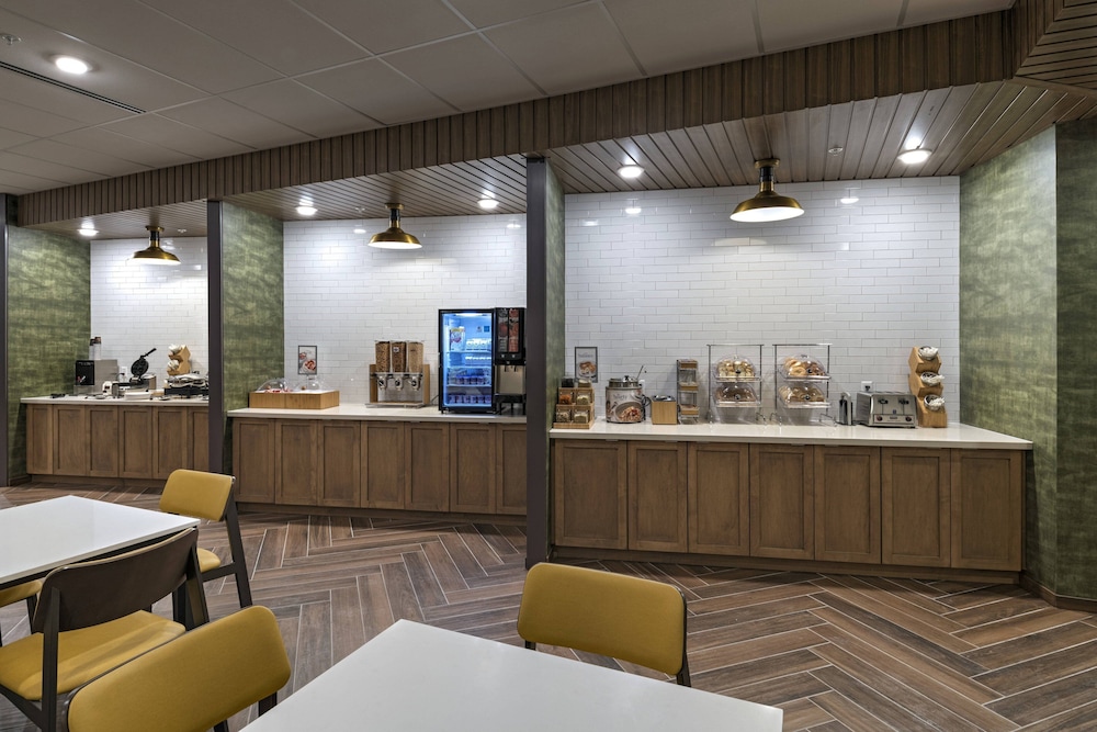 Fairfield Inn and Suites by Marriott St Louis Downtown 7/37